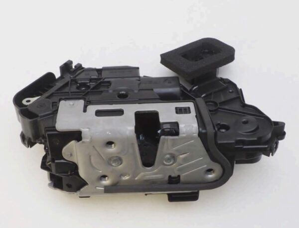 Škoda Superb 2015 – 2024 Right Front Door Lock